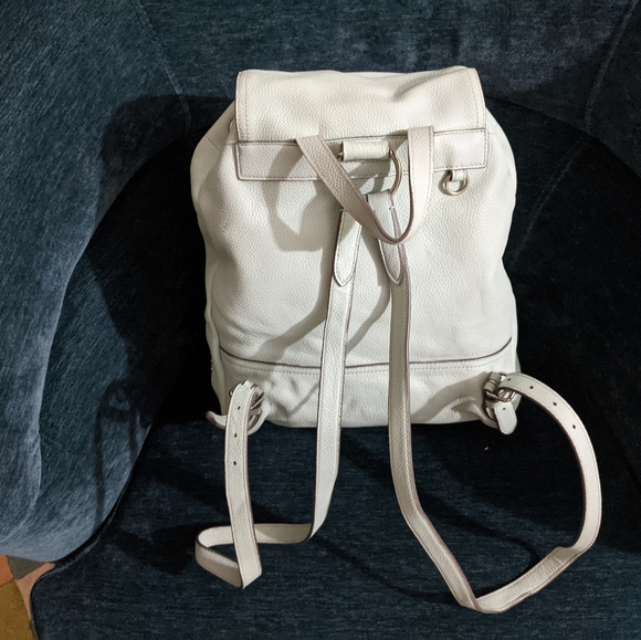 🌊Seafoam Coach Turnlock Backpack - Picture 4 of 14